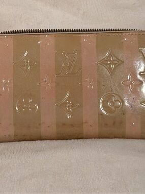 Louis Vuitton Vernis Rayures Zippy Wallet Pink Beige Patent Leather Y2K Rare